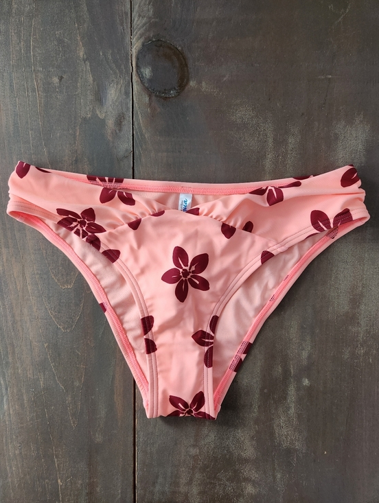 La Vie En Rose Other - NWT La Vie en Rose Coral Red Floral V-Cut Cheeky Bikini Bottom - Size Small